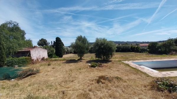 Terrain constructible exceptionnel.