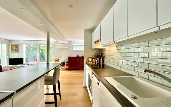 Maison à vendre    7 pièces • 205 m2 Eysines