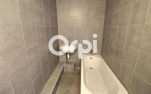 Appartement à vendre    3 pièces • 65 m2 Marseille 15