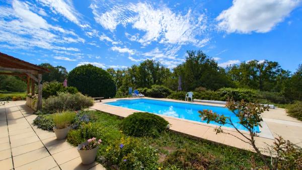 Maison contemporaine individuelle avec piscine – Gourdon