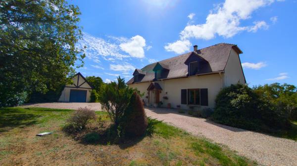 Maison contemporaine individuelle avec piscine – Gourdon