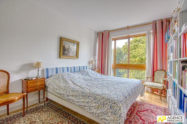 Le Chesnay Parly 2 - Appartement 5 pièces 105 m² situé au 2e et dernier étage avec ascenseur, avec cave et parking €495 000 ** - Référence 25500