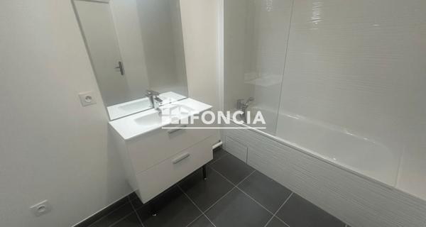 Location Appartement 3 pièces 66.17 m² - Provins 77160