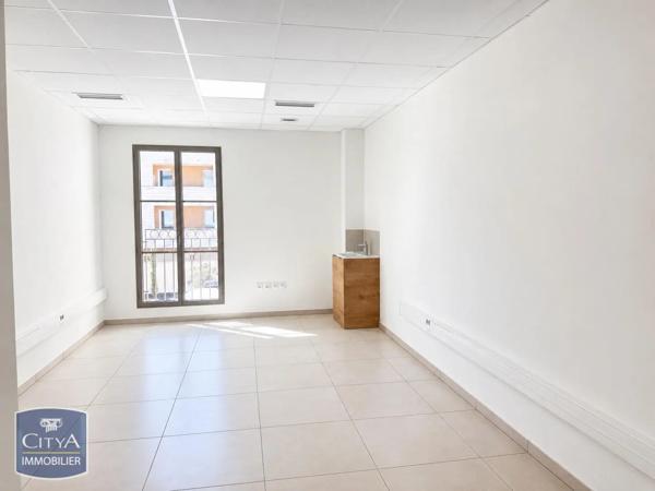 Local professionnel à louer 22.23m² Salon-de-Provence (13300)