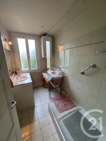 Appartement 3 Pièces à vendre  3 pièces - 69,50 m 2   FONTAINEBLEAU  - 77