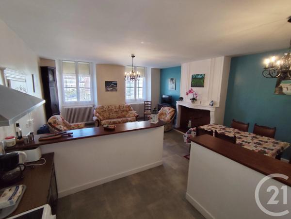 Maison à vendre  8 pièces - 155 m 2   CHATEAUMEILLANT  - 18
