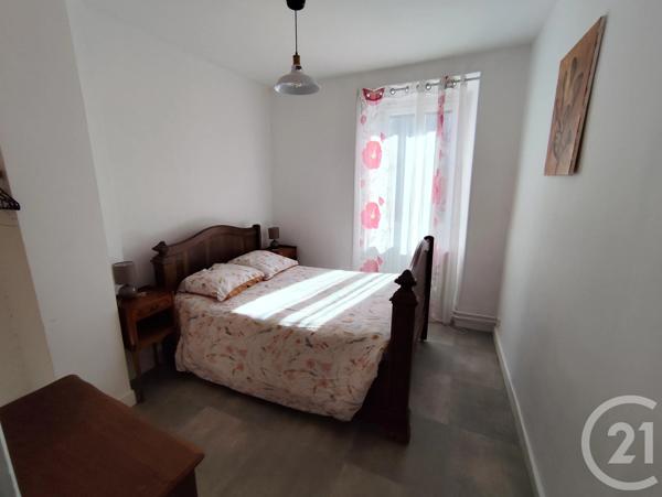 Maison à vendre  8 pièces - 155 m 2   CHATEAUMEILLANT  - 18