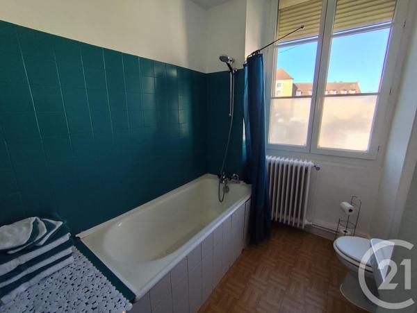 Maison à vendre  8 pièces - 155 m 2   CHATEAUMEILLANT  - 18