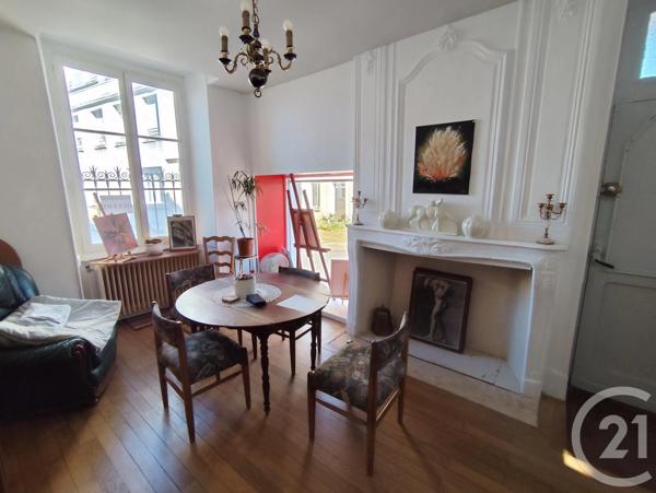 Maison à vendre  8 pièces - 155 m 2   CHATEAUMEILLANT  - 18