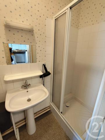 Maison à vendre  8 pièces - 155 m 2   CHATEAUMEILLANT  - 18
