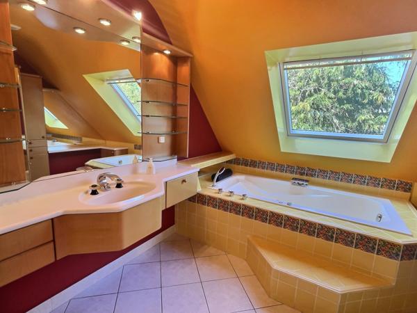 Loctudy (29750) Maison familiale 151 m2 avec 5 chambres à 100 m de la plage