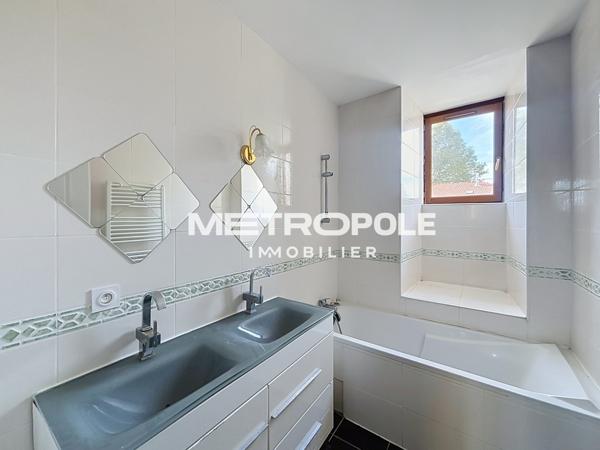 Maison de village 5 pièce(s) 4 chambre(s) 96 m²