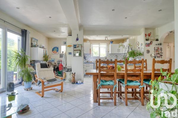 Maison 7 pièces de 194 m² à Verneuil-sur-Seine (78480)