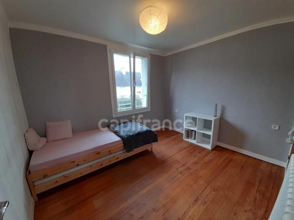 Maison à vendre 4 pièces QUIMPER (29)-83 m2 surface habitable - 3 chambres - avec sous-sol- 1 garage indépendant- jardin- terrasse - Parcelle de 436m2-