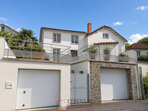 Royat - Maison avec panorama, jardin, terrasses et spa / 7 Pièces principales / 185 m² / Parcelle 942 m²