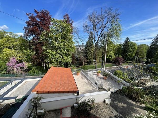 Royat - Maison avec panorama, jardin, terrasses et spa / 7 Pièces principales / 185 m² / Parcelle 942 m²