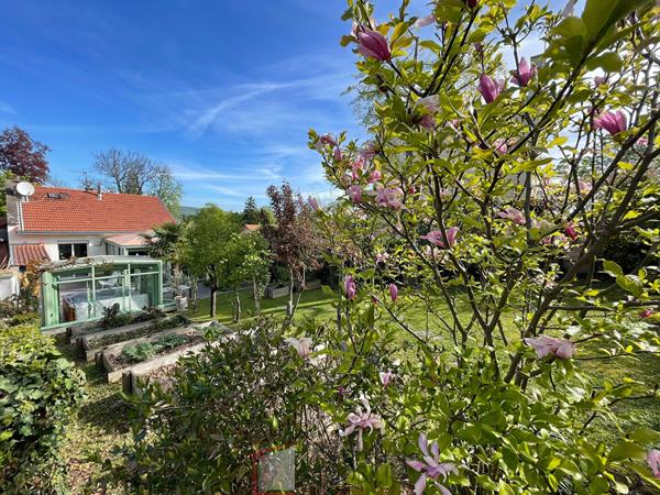 Royat - Maison avec panorama, jardin, terrasses et spa / 7 Pièces principales / 185 m² / Parcelle 942 m²