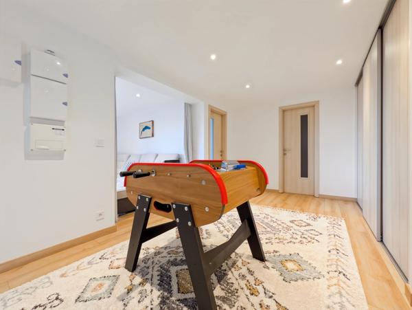 Maison à vendre 5 pièces EVIAN LES BAINS (74) Chalet Rénové au calme avec Piscine face au lac Léman