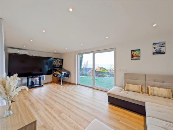 Maison à vendre 5 pièces EVIAN LES BAINS (74) Chalet Rénové au calme avec Piscine face au lac Léman