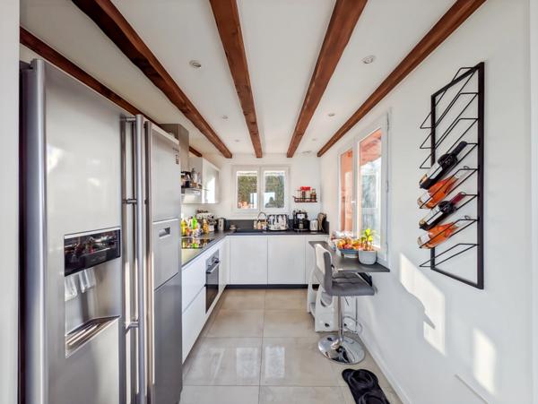 Maison à vendre 5 pièces EVIAN LES BAINS (74) Chalet Rénové au calme avec Piscine face au lac Léman