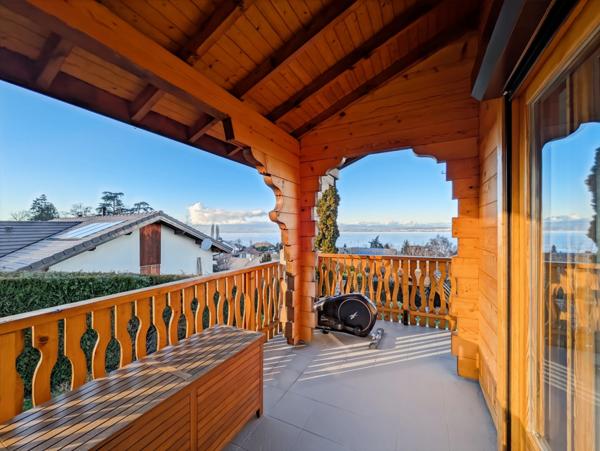 Maison à vendre 5 pièces EVIAN LES BAINS (74) Chalet Rénové au calme avec Piscine face au lac Léman