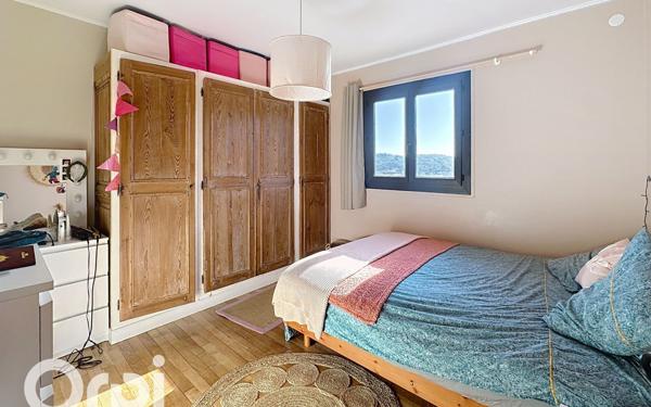 Maison à vendre    5 pièces • 120,23 m2 Saint-Laurent-du-Var