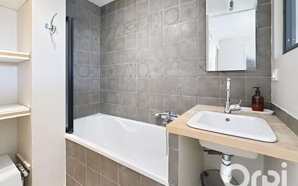 Maison à vendre    5 pièces • 120,23 m2 Saint-Laurent-du-Var