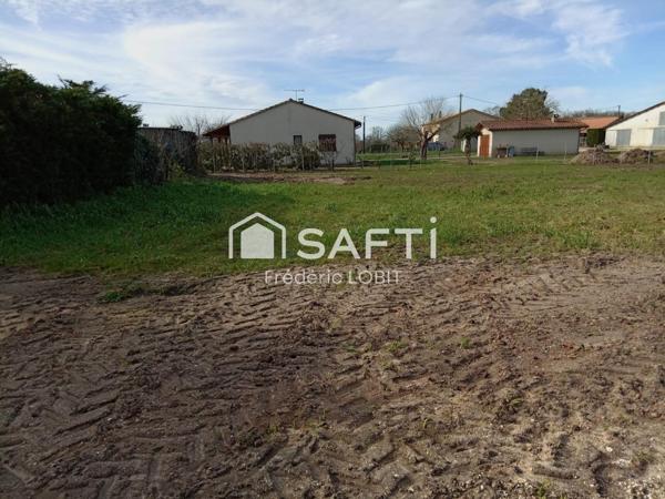 jolie terrain à bâtir à Saint-Médard-de-Guizières