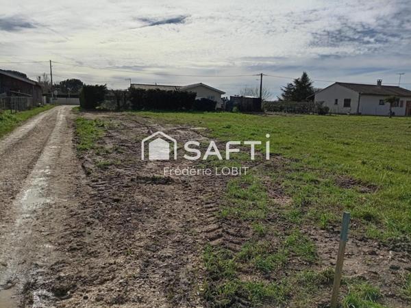 jolie terrain à bâtir à Saint-Médard-de-Guizières