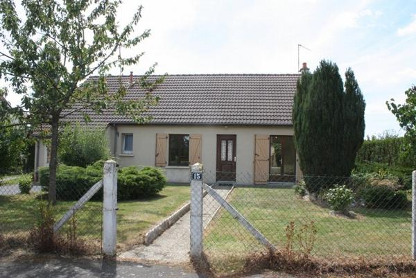 61270 RAI maison plain-pied 3 chambres, terrain clos  780 m²