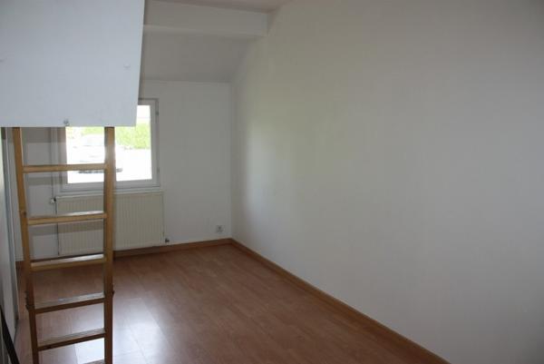 61270 RAI maison plain-pied 3 chambres, terrain clos  780 m²