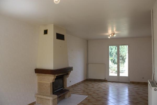 61270 RAI maison plain-pied 3 chambres, terrain clos  780 m²