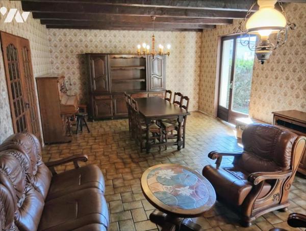 VALENTIGNEY - Maison de 7 pièces (environ 135 m² habitables) proche de toutes commodités