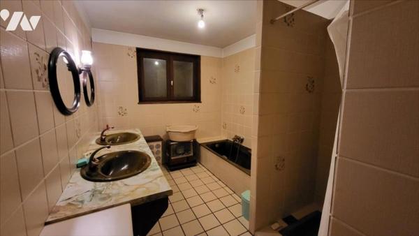 VALENTIGNEY - Maison de 7 pièces (environ 135 m² habitables) proche de toutes commodités