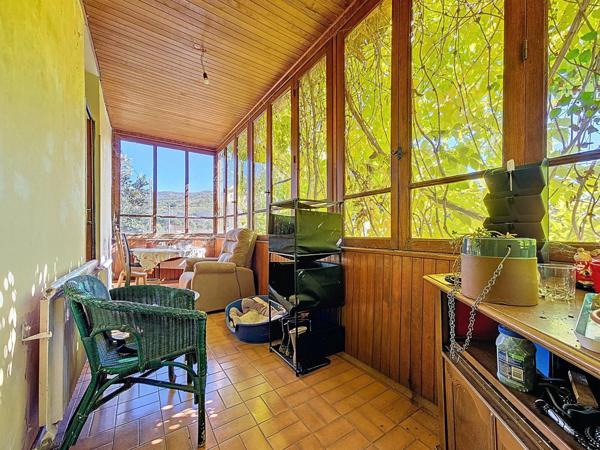 Maison de 127 m² avec jardin, garage et caves – Le Bousquet-d'Orb (34600) 3 chambres | Jardin de 190 m² | Grand garage + caves | Travaux à prévoir