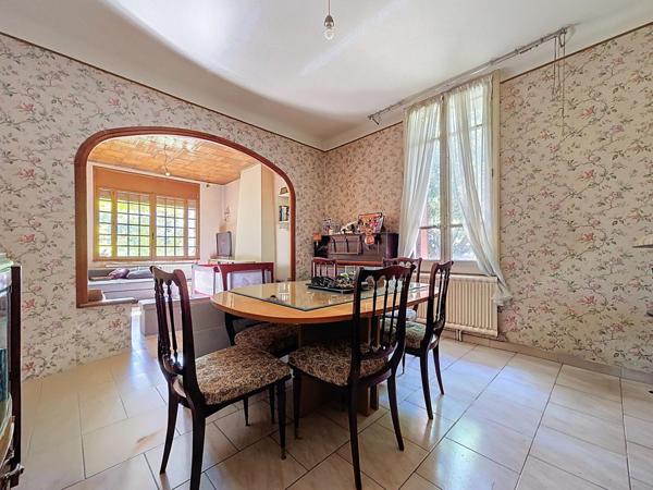 Maison de 127 m² avec jardin, garage et caves – Le Bousquet-d'Orb (34600) 3 chambres | Jardin de 190 m² | Grand garage + caves | Travaux à prévoir