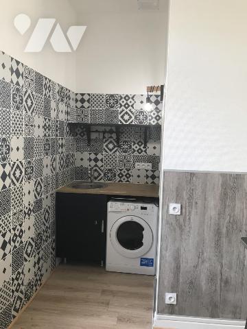 Studio rénové avec cave et place de parking