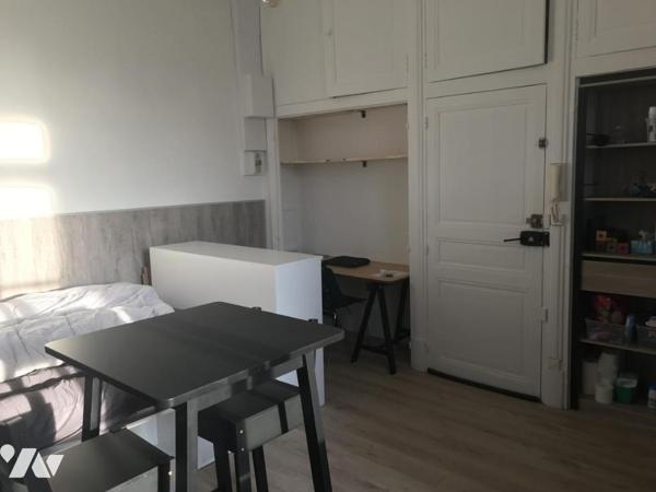 Studio rénové avec cave et place de parking