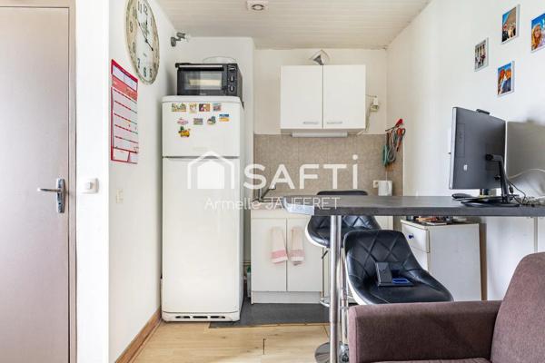 Vendu loué, studio idéalement situé.