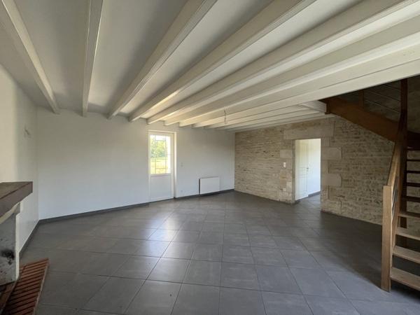 Maison à louer 890 € CC La Ronde 5 p 130 m² DPE D