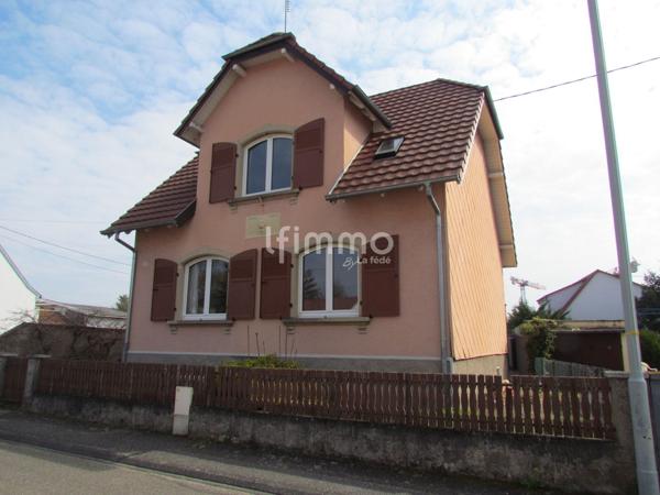 Maison à rénover sur environ 2.2 ares