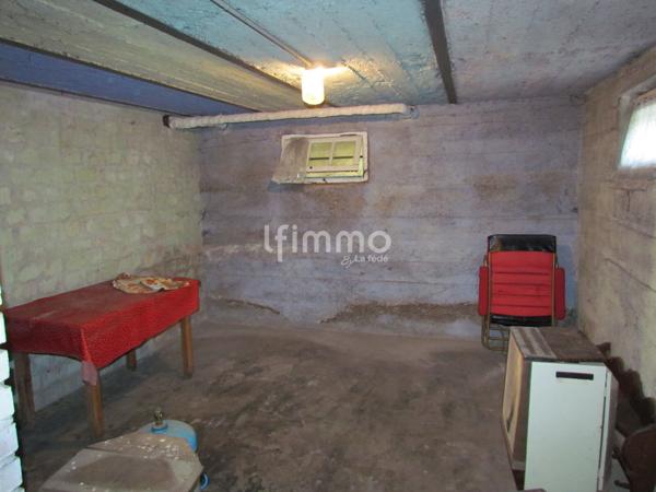 Maison à rénover sur environ 2.2 ares