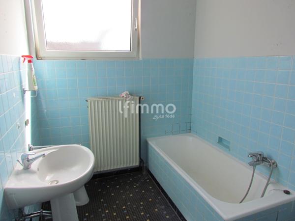 Maison à rénover sur environ 2.2 ares