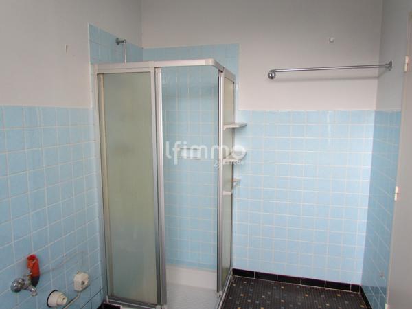 Maison à rénover sur environ 2.2 ares