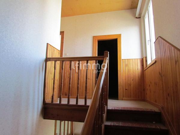 Maison à rénover sur environ 2.2 ares