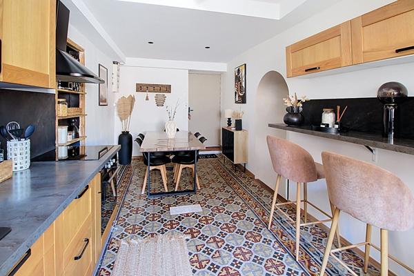A VENDRE EN EXCLUSIVITÉ ! LES ARCS-SUR-ARGENS Appartement T4 104m²  avec grande terrasse  35m² + cave 13m²