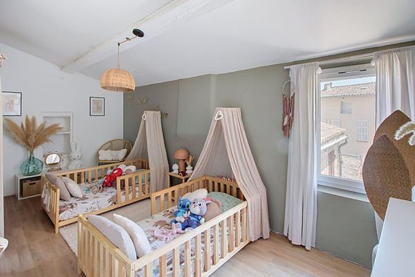 A VENDRE EN EXCLUSIVITÉ ! LES ARCS-SUR-ARGENS Appartement T4 104m²  avec grande terrasse  35m² + cave 13m²