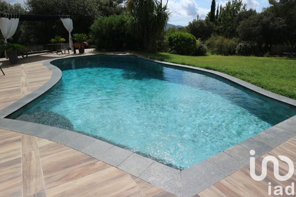 Maison à vendre 7 pièces 220 m² Le Castellet