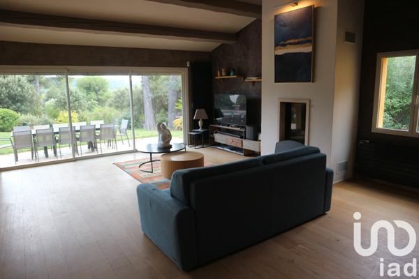 Maison à vendre 7 pièces 220 m² Le Castellet