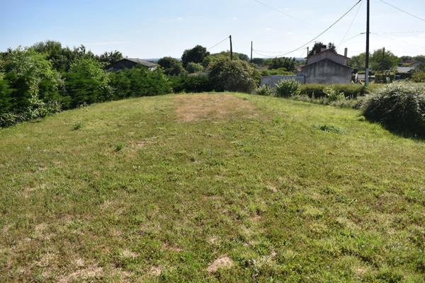 Dpt Deux Sèvres (79), à vendre COURLAY terrain constructible en parti